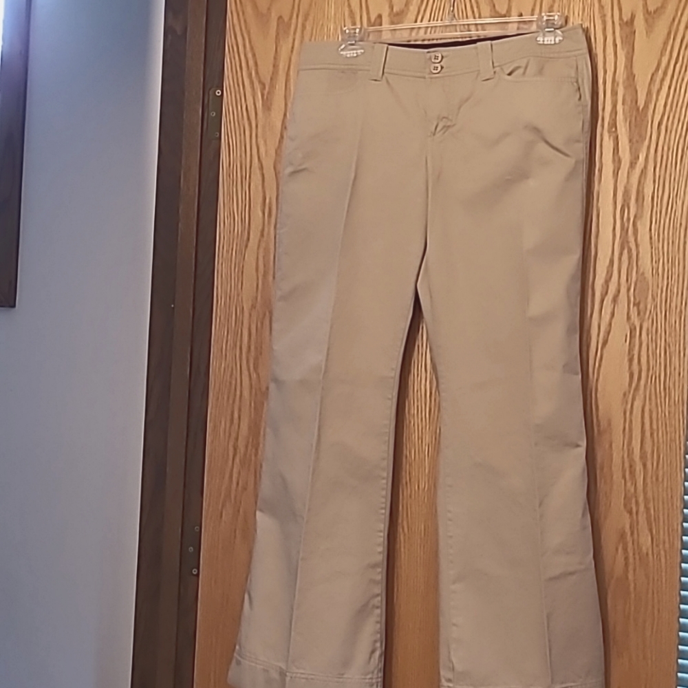 Size 15 Khakis. Front zipper w/2 button closure.